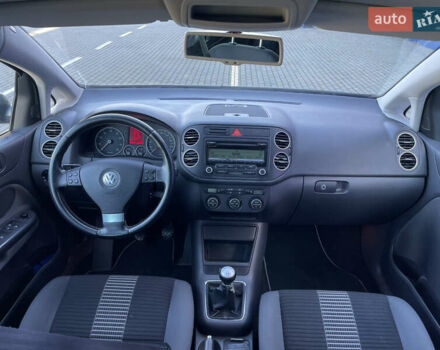 Серый Фольксваген Гольф Плюс, объемом двигателя 1.4 л и пробегом 174 тыс. км за 6150 $, фото 13 на Automoto.ua