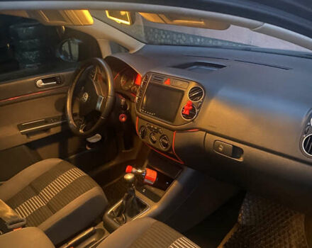 Серый Фольксваген Гольф Плюс, объемом двигателя 1.4 л и пробегом 231 тыс. км за 6600 $, фото 18 на Automoto.ua