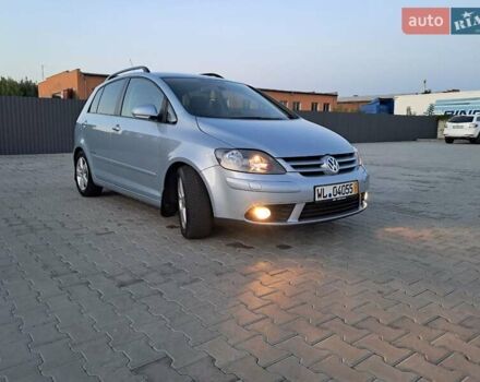 Сірий Фольксваген Golf Plus, об'ємом двигуна 1.4 л та пробігом 207 тис. км за 7200 $, фото 2 на Automoto.ua