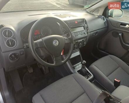 Серый Фольксваген Гольф Плюс, объемом двигателя 1.4 л и пробегом 208 тыс. км за 6300 $, фото 7 на Automoto.ua
