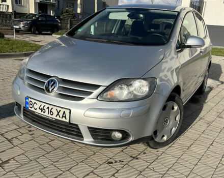 Серый Фольксваген Гольф Плюс, объемом двигателя 1.6 л и пробегом 210 тыс. км за 7500 $, фото 4 на Automoto.ua