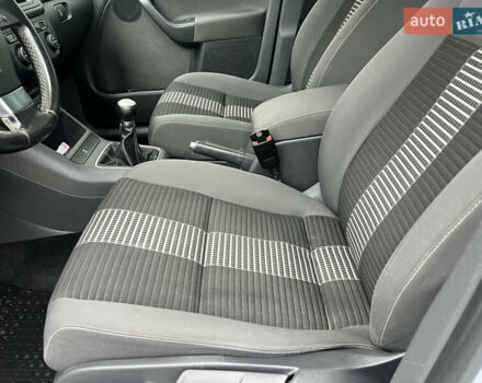 Серый Фольксваген Гольф Плюс, объемом двигателя 1.4 л и пробегом 226 тыс. км за 5400 $, фото 26 на Automoto.ua