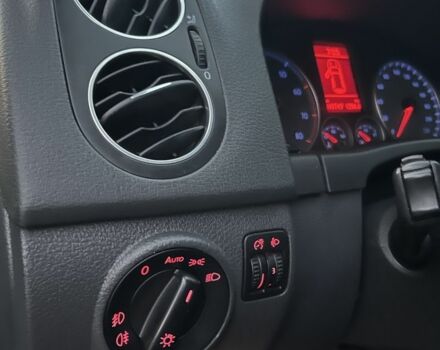 Серый Фольксваген Гольф Плюс, объемом двигателя 1.4 л и пробегом 243 тыс. км за 7300 $, фото 9 на Automoto.ua