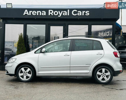 Серый Фольксваген Гольф Плюс, объемом двигателя 1.6 л и пробегом 245 тыс. км за 7800 $, фото 4 на Automoto.ua