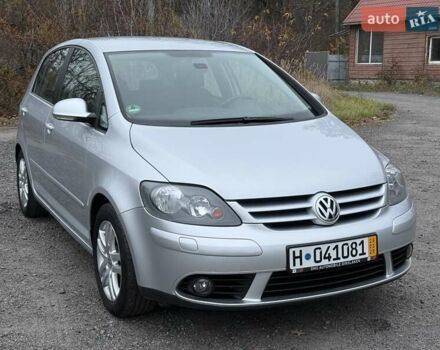 Серый Фольксваген Гольф Плюс, объемом двигателя 1.6 л и пробегом 189 тыс. км за 8400 $, фото 4 на Automoto.ua