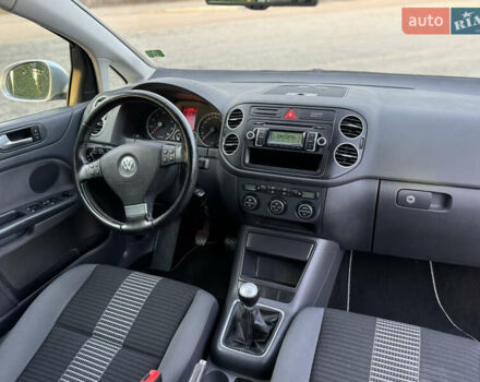 Серый Фольксваген Гольф Плюс, объемом двигателя 0 л и пробегом 166 тыс. км за 5800 $, фото 61 на Automoto.ua