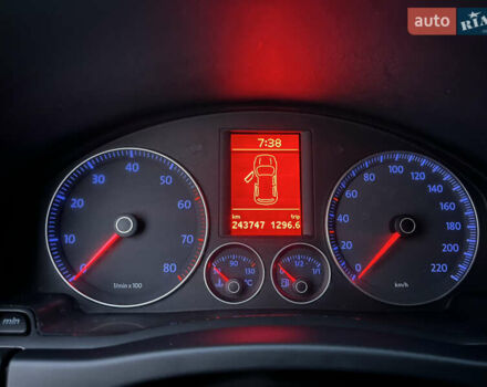 Серый Фольксваген Гольф Плюс, объемом двигателя 1.4 л и пробегом 243 тыс. км за 7300 $, фото 26 на Automoto.ua