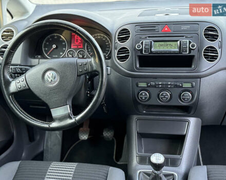 Серый Фольксваген Гольф Плюс, объемом двигателя 0 л и пробегом 166 тыс. км за 5800 $, фото 57 на Automoto.ua