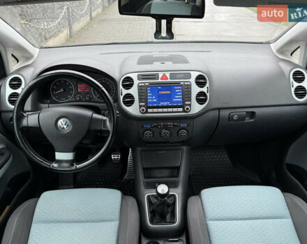 Серый Фольксваген Гольф Плюс, объемом двигателя 1.6 л и пробегом 225 тыс. км за 7399 $, фото 43 на Automoto.ua