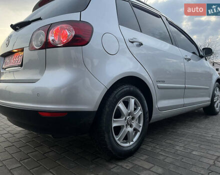 Серый Фольксваген Гольф Плюс, объемом двигателя 1.4 л и пробегом 243 тыс. км за 7300 $, фото 8 на Automoto.ua