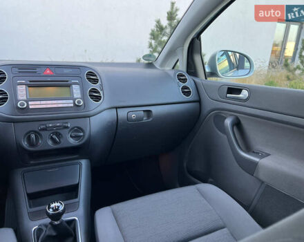 Серый Фольксваген Гольф Плюс, объемом двигателя 1.6 л и пробегом 99 тыс. км за 7250 $, фото 63 на Automoto.ua