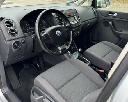 Серый Фольксваген Гольф Плюс, объемом двигателя 1.6 л и пробегом 127 тыс. км за 7550 $, фото 41 на Automoto.ua