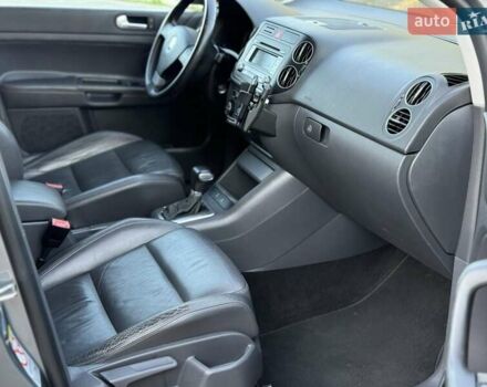 Серый Фольксваген Гольф Плюс, объемом двигателя 1.4 л и пробегом 263 тыс. км за 7399 $, фото 10 на Automoto.ua