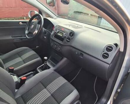 Серый Фольксваген Гольф Плюс, объемом двигателя 1.4 л и пробегом 180 тыс. км за 6900 $, фото 15 на Automoto.ua