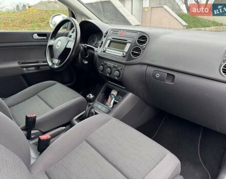 Серый Фольксваген Гольф Плюс, объемом двигателя 1.6 л и пробегом 127 тыс. км за 7550 $, фото 56 на Automoto.ua