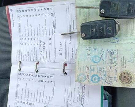 Серый Фольксваген Гольф Плюс, объемом двигателя 1.6 л и пробегом 237 тыс. км за 6399 $, фото 5 на Automoto.ua