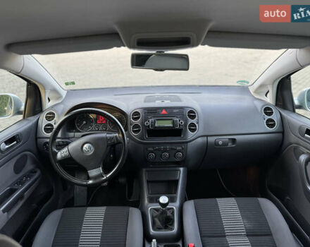 Серый Фольксваген Гольф Плюс, объемом двигателя 0 л и пробегом 166 тыс. км за 5800 $, фото 48 на Automoto.ua