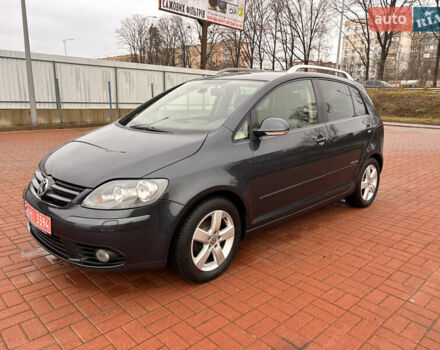 Серый Фольксваген Гольф Плюс, объемом двигателя 1.6 л и пробегом 128 тыс. км за 6700 $, фото 2 на Automoto.ua