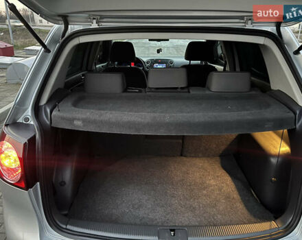 Серый Фольксваген Гольф Плюс, объемом двигателя 1.4 л и пробегом 243 тыс. км за 7300 $, фото 25 на Automoto.ua