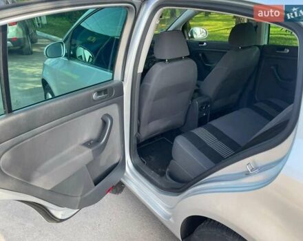 Серый Фольксваген Гольф Плюс, объемом двигателя 1.4 л и пробегом 206 тыс. км за 6300 $, фото 11 на Automoto.ua