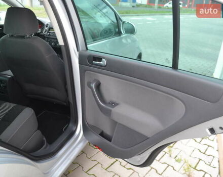 Сірий Фольксваген Golf Plus, об'ємом двигуна 1.6 л та пробігом 160 тис. км за 7999 $, фото 32 на Automoto.ua