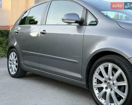 Серый Фольксваген Гольф Плюс, объемом двигателя 1.4 л и пробегом 263 тыс. км за 7399 $, фото 5 на Automoto.ua