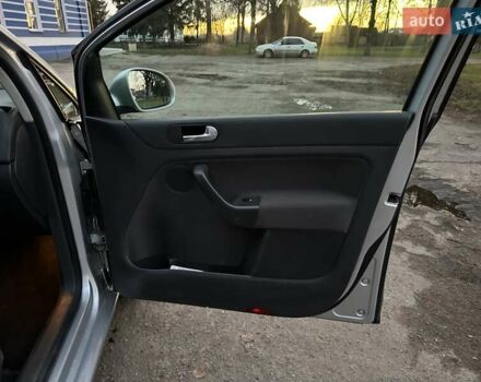 Серый Фольксваген Гольф Плюс, объемом двигателя 1.6 л и пробегом 144 тыс. км за 8200 $, фото 31 на Automoto.ua