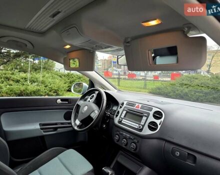 Серый Фольксваген Гольф Плюс, объемом двигателя 1.4 л и пробегом 121 тыс. км за 7400 $, фото 49 на Automoto.ua