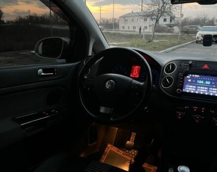 Серый Фольксваген Гольф Плюс, объемом двигателя 1.4 л и пробегом 243 тыс. км за 7300 $, фото 17 на Automoto.ua