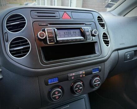 Сірий Фольксваген Golf Plus, об'ємом двигуна 1.6 л та пробігом 237 тис. км за 6999 $, фото 12 на Automoto.ua