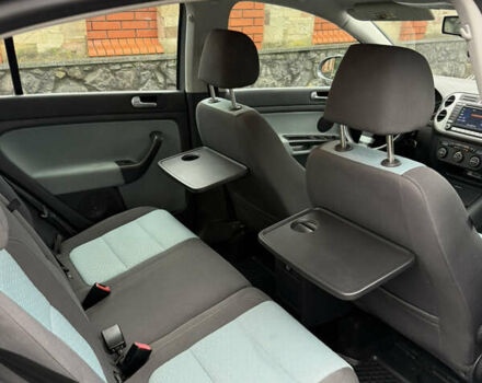 Серый Фольксваген Гольф Плюс, объемом двигателя 1.6 л и пробегом 225 тыс. км за 7399 $, фото 70 на Automoto.ua