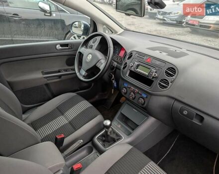 Серый Фольксваген Гольф Плюс, объемом двигателя 1.6 л и пробегом 159 тыс. км за 6950 $, фото 40 на Automoto.ua
