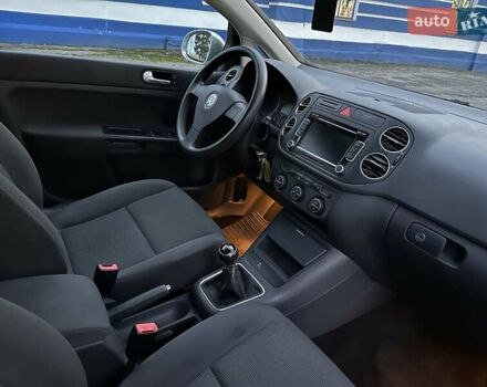 Серый Фольксваген Гольф Плюс, объемом двигателя 1.6 л и пробегом 144 тыс. км за 8200 $, фото 33 на Automoto.ua