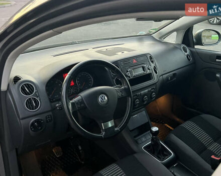 Серый Фольксваген Гольф Плюс, объемом двигателя 0 л и пробегом 221 тыс. км за 6300 $, фото 35 на Automoto.ua