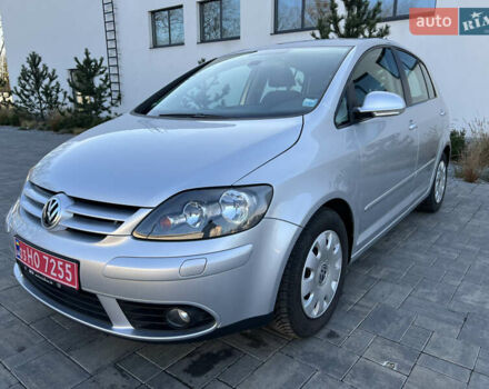 Серый Фольксваген Гольф Плюс, объемом двигателя 1.6 л и пробегом 99 тыс. км за 7250 $, фото 6 на Automoto.ua