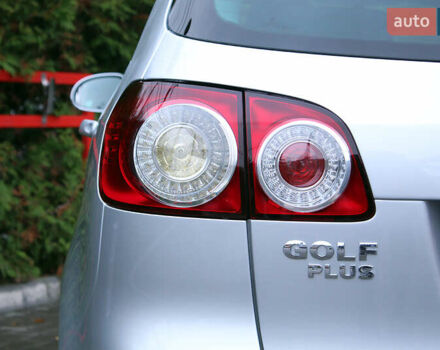 Серый Фольксваген Гольф Плюс, объемом двигателя 1.6 л и пробегом 189 тыс. км за 7800 $, фото 15 на Automoto.ua