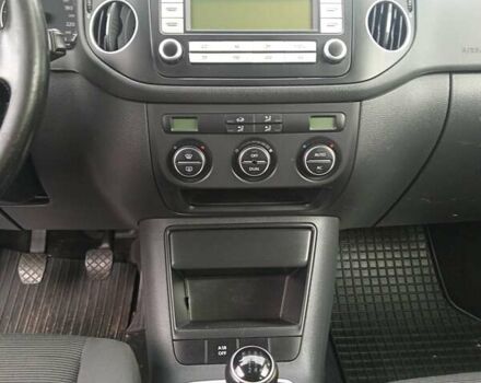 Серый Фольксваген Гольф Плюс, объемом двигателя 1.39 л и пробегом 260 тыс. км за 5900 $, фото 7 на Automoto.ua