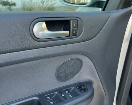 Серый Фольксваген Гольф Плюс, объемом двигателя 1.6 л и пробегом 99 тыс. км за 7250 $, фото 43 на Automoto.ua