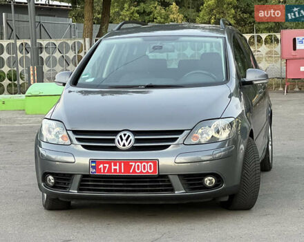 Серый Фольксваген Гольф Плюс, объемом двигателя 0 л и пробегом 221 тыс. км за 6300 $, фото 3 на Automoto.ua