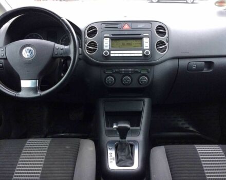 Серый Фольксваген Гольф Плюс, объемом двигателя 1.4 л и пробегом 195 тыс. км за 6800 $, фото 17 на Automoto.ua