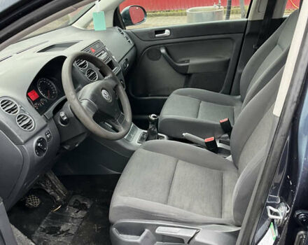 Серый Фольксваген Гольф Плюс, объемом двигателя 1.6 л и пробегом 230 тыс. км за 5600 $, фото 15 на Automoto.ua