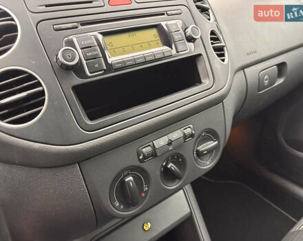 Серый Фольксваген Гольф Плюс, объемом двигателя 1.6 л и пробегом 128 тыс. км за 6700 $, фото 25 на Automoto.ua