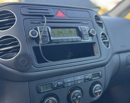 Серый Фольксваген Гольф Плюс, объемом двигателя 1.6 л и пробегом 208 тыс. км за 6490 $, фото 26 на Automoto.ua