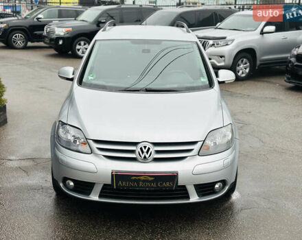 Серый Фольксваген Гольф Плюс, объемом двигателя 1.6 л и пробегом 245 тыс. км за 7800 $, фото 7 на Automoto.ua