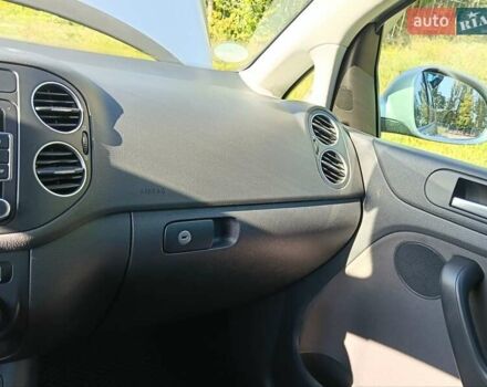 Серый Фольксваген Гольф Плюс, объемом двигателя 1.39 л и пробегом 165 тыс. км за 7500 $, фото 12 на Automoto.ua