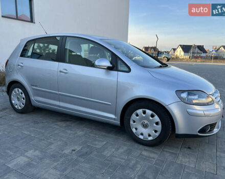 Серый Фольксваген Гольф Плюс, объемом двигателя 1.6 л и пробегом 99 тыс. км за 7250 $, фото 24 на Automoto.ua