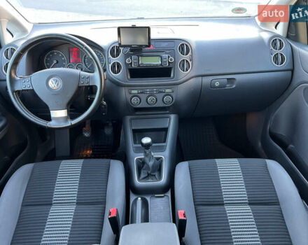 Фольксваген Гольф Плюс 2008 в Луцке на Automoto.ua Серый Фольксваген Гольф Плюс, объемом двигателя 1.4 л и пробегом 169 тыс. км за 7350 $, фото 8 на Automoto.ua