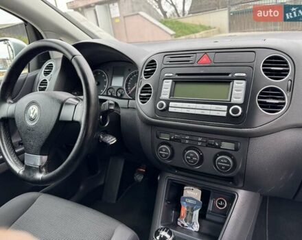 Серый Фольксваген Гольф Плюс, объемом двигателя 1.6 л и пробегом 127 тыс. км за 7550 $, фото 54 на Automoto.ua