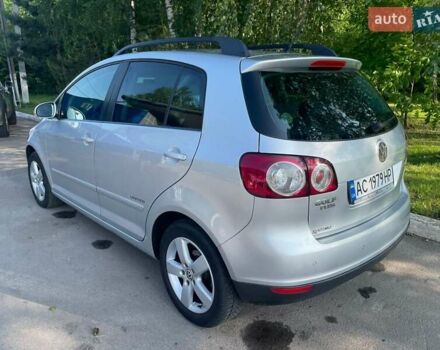 Серый Фольксваген Гольф Плюс, объемом двигателя 1.4 л и пробегом 206 тыс. км за 6300 $, фото 2 на Automoto.ua