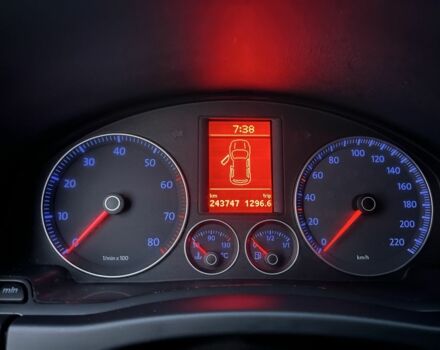 Серый Фольксваген Гольф Плюс, объемом двигателя 1.4 л и пробегом 243 тыс. км за 7300 $, фото 21 на Automoto.ua